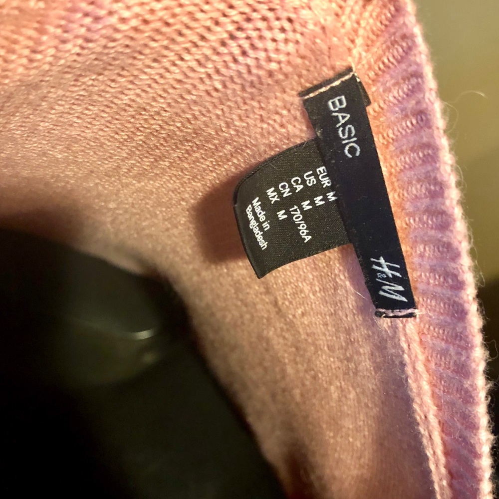 Pink Sweater - Picture 4 of 4
